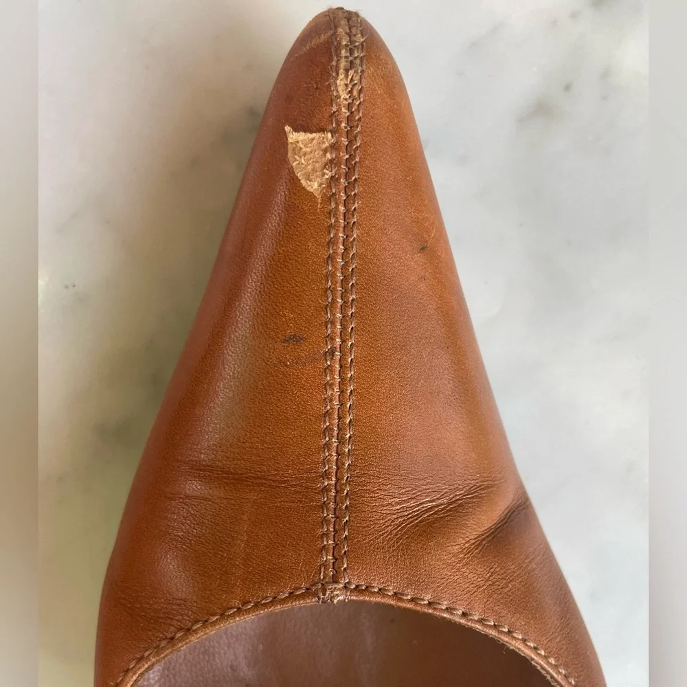 Yves Saint Laurent leather pointed toe pumps, buckle accent, needs heel taps, 37 - Picture 11 of 15